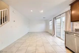 Photo #6: 2646824 Listing