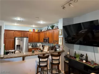 Photo #3: 2646839 Listing 