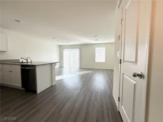 Photo #2: 2646843 Listing 
