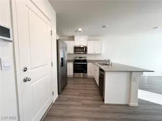 Photo #3: 2646843 Listing 