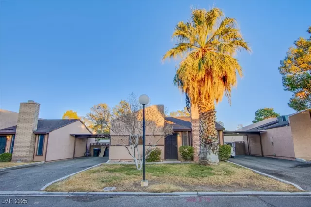 MLS: 2646853 Condo For Sale