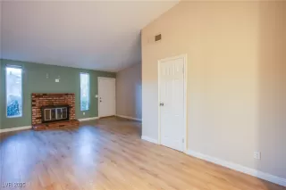 Photo #6: 2646853 Listing