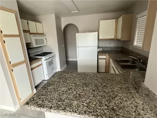 Photo #6: 2647012 Listing 