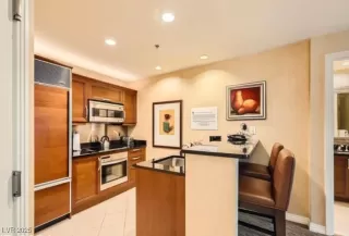 Photo #2: 2647013 Listing