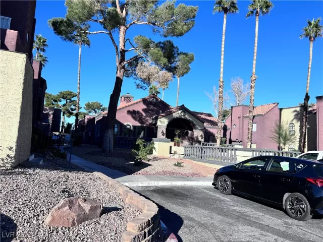 MLS: 2647079 Condo For Sale