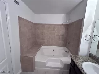 Photo #2: 2647079 Listing 