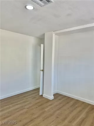 Photo #3: 2647159 Listing