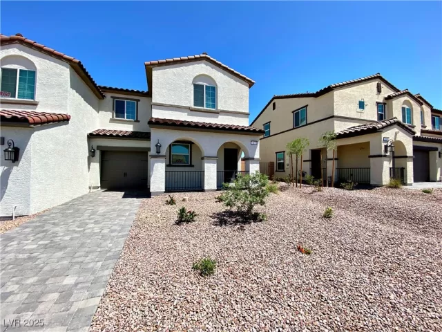MLS: 2647168 Condo For Sale