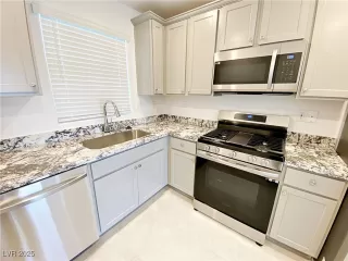 Photo #6: 2647168 Listing 