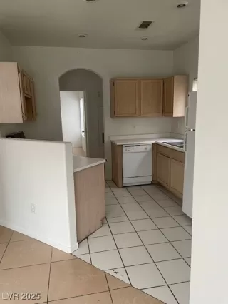 Photo #5: 2647211 Listing 