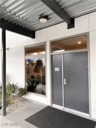 Photo #2: 2647217 Listing