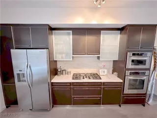 Photo #4: 2647217 Listing