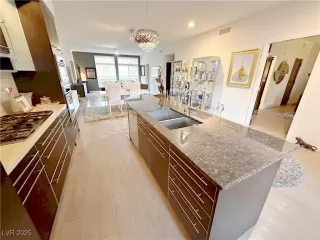 Photo #5: 2647217 Listing