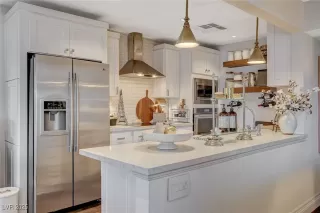 Photo #1: 2647319 Listing