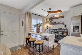 Photo #5: 2647319 Listing