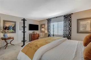 Photo #6: 2647319 Listing