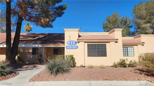 MLS: 2647324 Condo For Sale