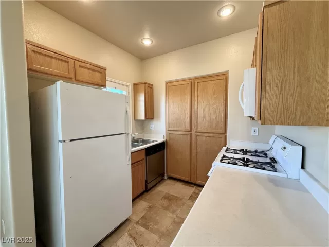 MLS: 2647338 Condo For Sale