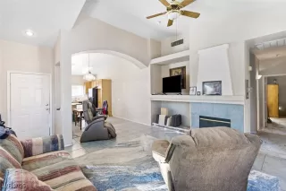 Photo #3: 2647342 Listing