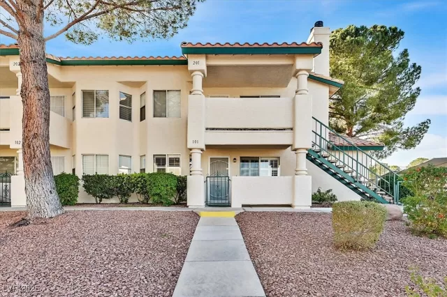 MLS: 2647374 Condo For Sale