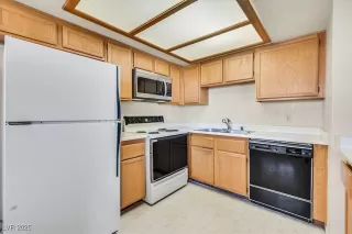 Photo #5: 2647374 Listing