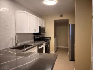 Photo #1: 2647378 Listing 