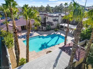 Photo #1: 2647381 Listing