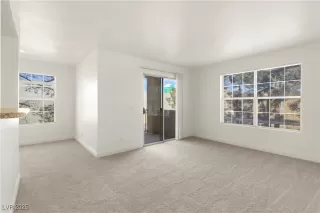 Photo #4: 2647381 Listing