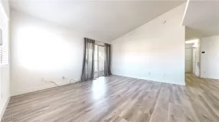 Photo #3: 2647393 Listing 