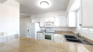 Photo #5: 2647393 Listing 