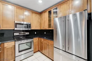 Photo #1: 2647395 Listing