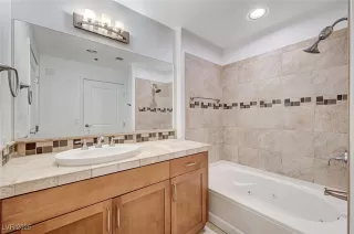 Photo #2: 2647395 Listing