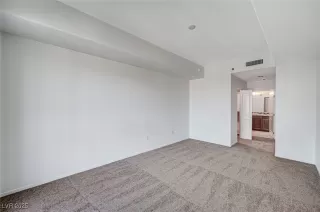 Photo #4: 2647395 Listing