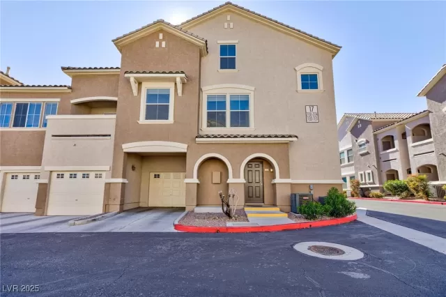 MLS: 2647413 Condo For Sale