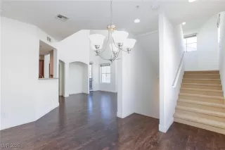 Photo #5: 2647413 Listing 