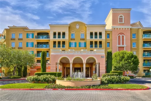 MLS: 2647427 Condo For Sale