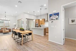 Photo #2: 2647460 Listing 