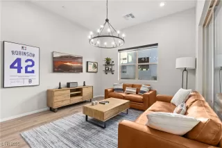 Photo #4: 2647460 Listing 