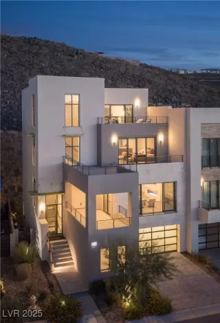 Photo #1: 2647461 Listing 