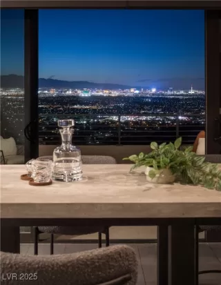 Photo #2: 2647461 Listing 