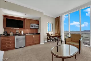 Photo #4: 2647487 Listing