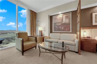 Photo #5: 2647487 Listing