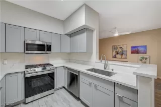 Photo #4: 2647488 Listing