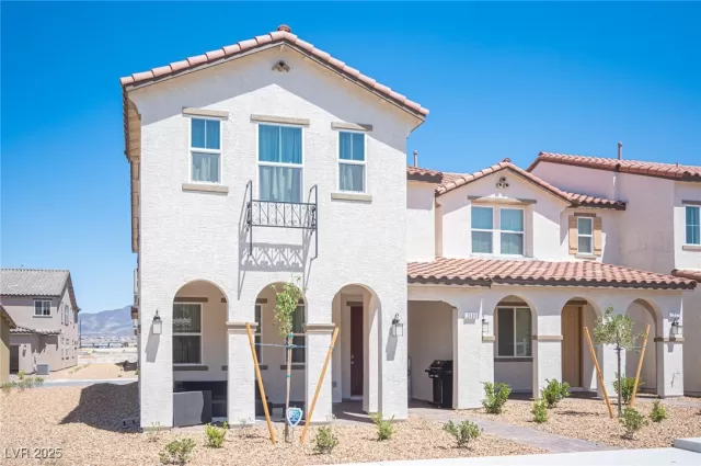 MLS: 2647519 Condo For Sale