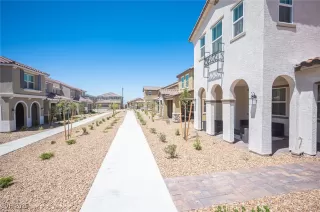 Photo #2: 2647519 Listing 