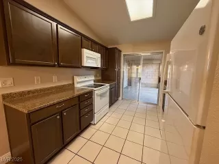 Photo #4: 2647597 Listing