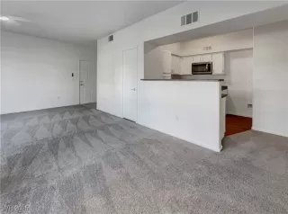 Photo #2: 2647618 Listing 