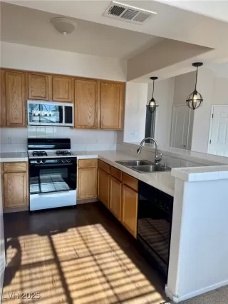 Photo #3: 2647635 Listing 