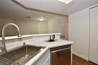 Photo #5: 2647637 Listing