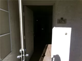 Photo #4: 2647639 Listing